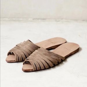 byJAMES | Lynne Sandal